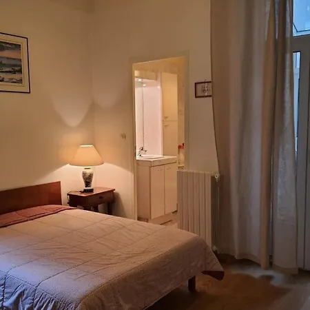 Daire Nice Apartment With Veranda Near The Beach *