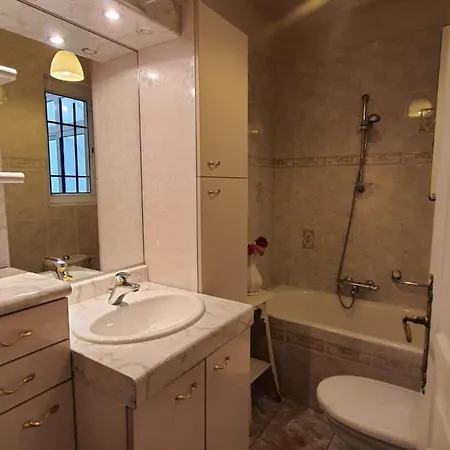 Nice Apartment With Veranda Near The Beach * Biarritz